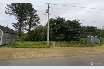 805 Lake Street SE, Ilwaco, WA 98624 - Photo 1