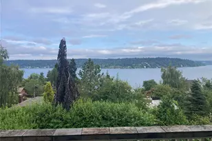 6906 55th Ave S, Seattle, WA 98118 - Photo 2