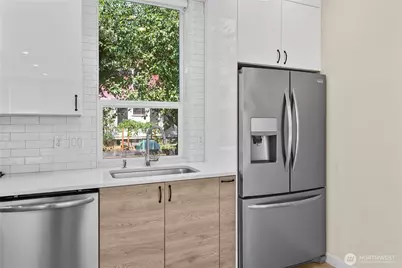 1602 E Marion Street, Seattle, WA 98122 - Photo 8