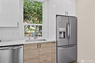 1602 E Marion St, Seattle, WA 98122 - Photo 8