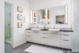 501 Roy St, Seattle, WA 98109 - Photo 16
