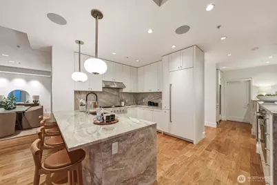 10700 NE 4th Street #4202, Bellevue, WA 98004 - Photo 14