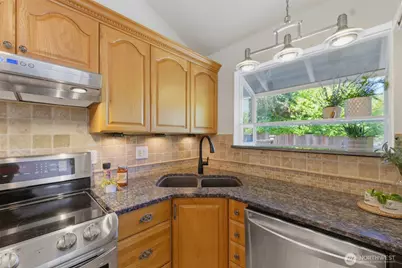 5204 65th Avenue W, University Place, WA 98467 - Photo 14