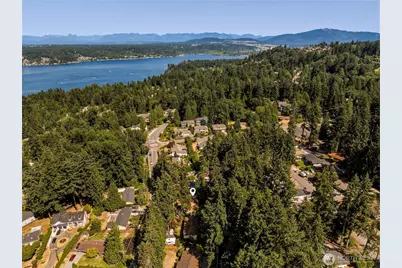16217 SE Newport Way, Bellevue, WA 98006 - Photo 24
