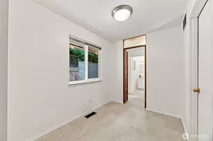 16217 SE Newport Way, Bellevue, WA 98006 - Photo 10