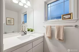 3619 Dayton Ave N, Seattle, WA 98103 - Photo 16