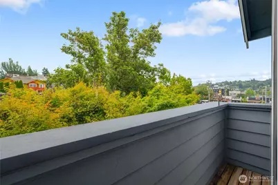 3619 Dayton Avenue N, Seattle, WA 98103 - Photo 24