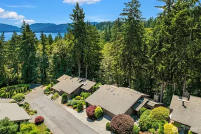 15 168th Avenue NE, Bellevue, WA 98008 - Photo 1
