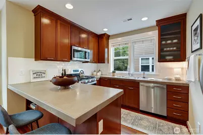 5807 B 55th Avenue NE, Seattle, WA 98105 - Photo 10