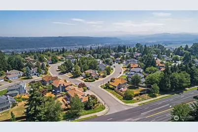 101 Eagle Ridge Drive E, Puyallup, WA 98374 - Photo 2