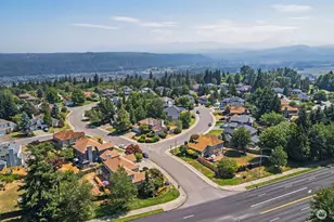 101 Eagle Ridge Dr E, Puyallup, WA 98374 - Photo 2