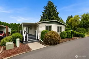 2399 Nightingale Ln, Kelso, WA 98626 - Photo 2