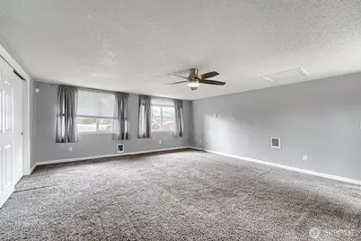 715 Johns Rd E, Parkland, WA 98445 - Photo 8