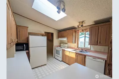13215 35th Avenue S, Tukwila, WA 98168 - Photo 10