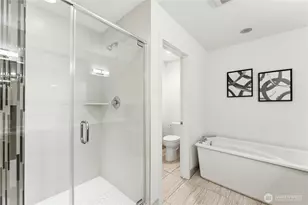 10762 SE 1st Dr, Bellevue, WA 98004 - Photo 16