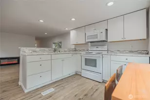 11424 36th Dr NE, Marysville, WA 98271 - Photo 10