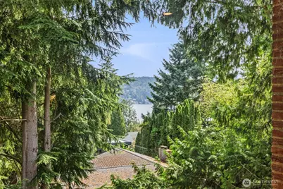 11954 Exeter Avenue NE, Seattle, WA 98125 - Photo 4