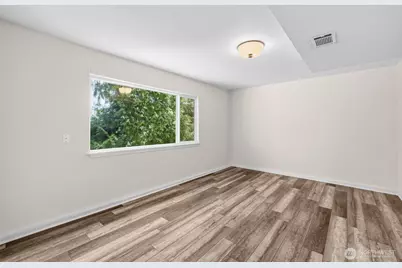 11954 Exeter Avenue NE, Seattle, WA 98125 - Photo 16