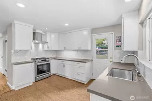 11954 Exeter Ave NE, Seattle, WA 98125 - Photo 8