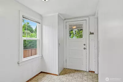 9002 2nd Avenue NE, Seattle, WA 98115 - Photo 16