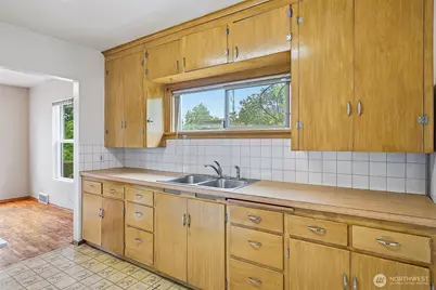 9002 2nd Avenue NE, Seattle, WA 98115 - Photo 14