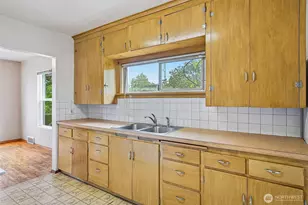 9002 2nd Ave NE, Seattle, WA 98115 - Photo 14