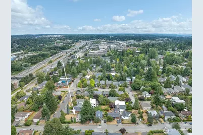9002 2nd Avenue NE, Seattle, WA 98115 - Photo 36