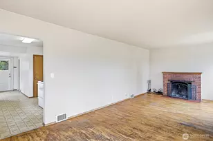 9002 2nd Ave NE, Seattle, WA 98115 - Photo 8