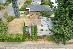 9002 2nd Ave NE, Seattle, WA 98115 - Photo 6