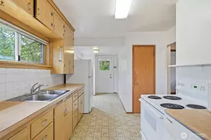 9002 2nd Ave NE, Seattle, WA 98115 - Photo 12
