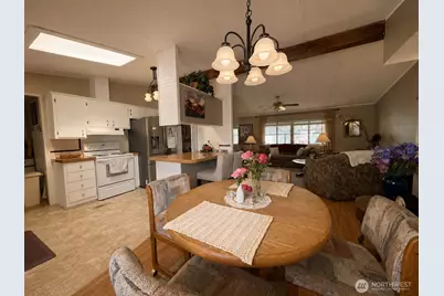 2240 W Broadway Avenue #201, Moses Lake, WA 98837 - Photo 6