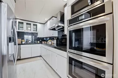 2021 1st Avenue #B6, Seattle, WA 98121 - Photo 12