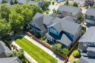 21011 SE 39th Dr, Bothell, WA 98021 - Photo 2