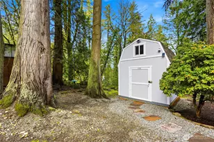 16714 SE Newport Way, Bellevue, WA 98006 - Photo 24