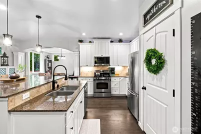 14117 Parkview Drive E, Bonney Lake, WA 98391 - Photo 10