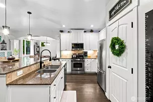 14117 Parkview Dr E, Bonney Lake, WA 98391 - Photo 10