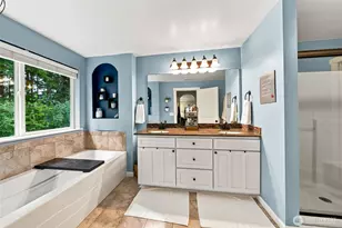 14117 Parkview Dr E, Bonney Lake, WA 98391 - Photo 22