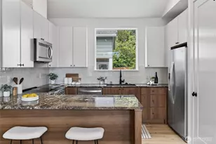 11737 40th Ave NE, Seattle, WA 98125 - Photo 16