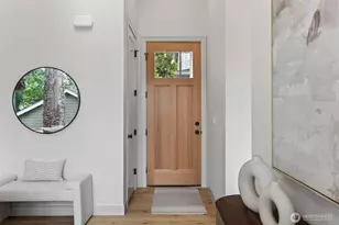 11737 40th Ave NE, Seattle, WA 98125 - Photo 2