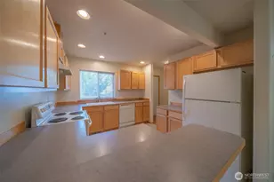 19503 22nd Ave SE, Bothell, WA 98012 - Photo 2