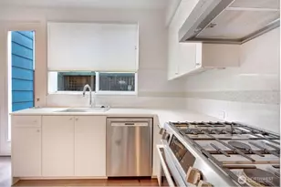 114 20th Ave, Seattle, WA 98122 - Photo 6