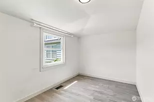 1207 8th St, Bremerton, WA 98337 - Photo 18