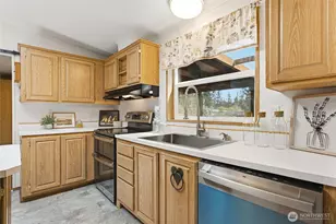 18421 149th Ln SE, Yelm, WA 98597 - Photo 12
