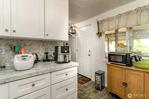 1425 118th St S, Tacoma, WA 98444 - Photo 8