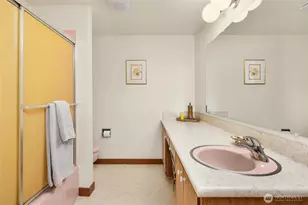 9226 SE 60th St, Mercer Island, WA 98040 - Photo 30