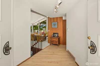 9226 SE 60th Street, Mercer Island, WA 98040 - Photo 2