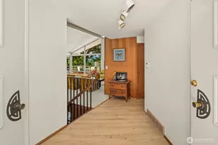 9226 SE 60th St, Mercer Island, WA 98040 - Photo 2
