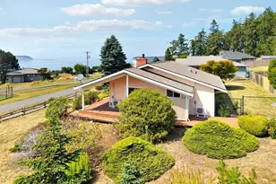 320 N Palmer Dr, Port Townsend, WA 98368 - Photo 2