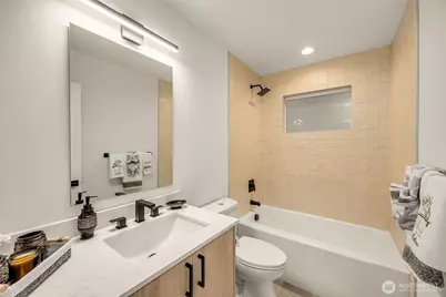 4516 B Corliss Avenue N, Seattle, WA 98103 - Photo 16