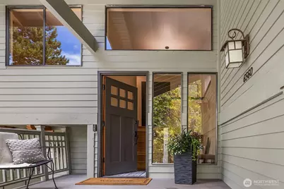 6560 81st Avenue SE, Mercer Island, WA 98040 - Photo 2